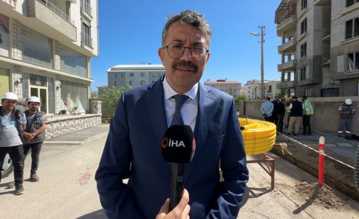 Hakkari Valisi Çelik’ten Yüksekova’da 5 mahalleye doğalgaz müjdesi