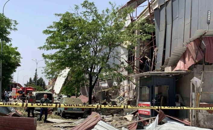 Halı fabrikasında patlama: 7 yaralı