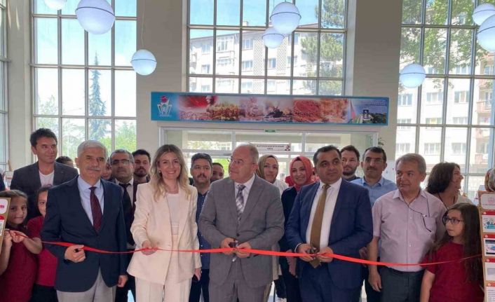 Harezmi Yıl Sonu Sergisi büyük coşkuya sahne oldu