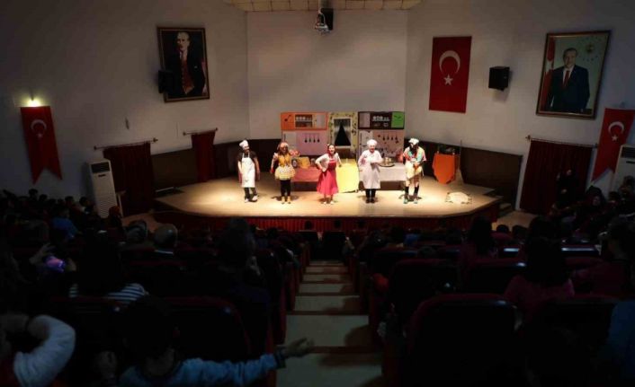 "Harikalar Mutfağı" isimli çocuk oyunu sahnelendi