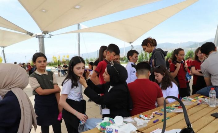 Haydi Kampüse Matematikle Oynayalım Şenliği