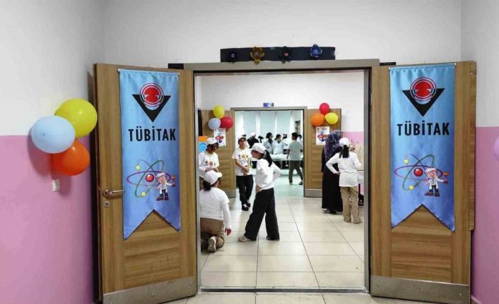 Hilalkent 125. Yıl İmam Hatip Ortaokulu öğrencileri bilim fuarında hünerlerini sergiledi