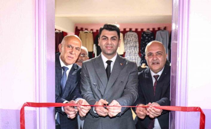 Hisarcık Aşağı Yoncaağaç köyünde açılan giyim kursunun yıl sonu sergisi