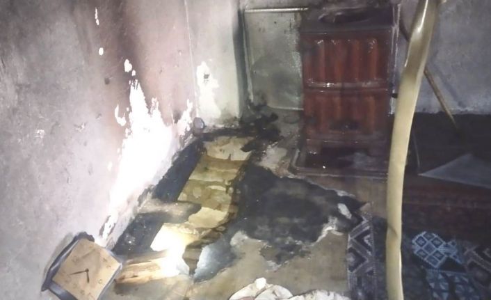 Hisarcık’ta çıkan yangında alzaymır hastası yaşlı kadın hayatını kaybetti