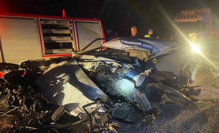 Hurdaya dönen otomobilde hayatını kaybetti