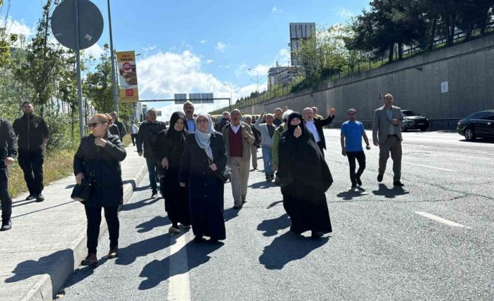 İBB mağduru taksicilerden CHP İl Başkanlığı binası önünde düdüklü protesto