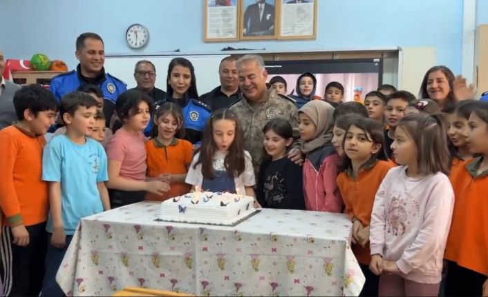 İl Emniyet Müdürü Turgay’dan kendisini doğum gününe davet eden öğrenciye sürpriz