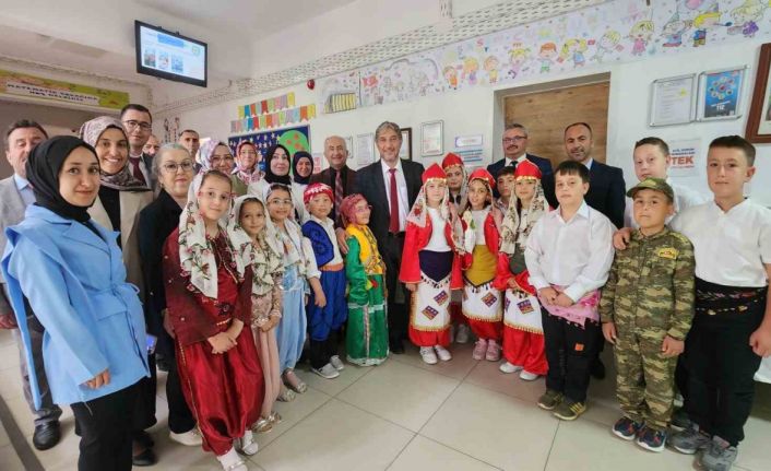 İl Milli Eğitim Müdürü Yılmaz: "Bu dünyada anne, babanızın ve öğretmenlerinizin duaları sizi başarıya götürür"