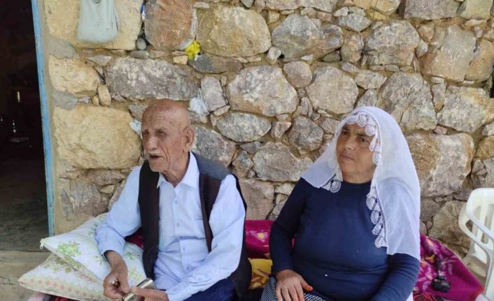 İlk aşkını alamayan Mehmet Reşit dede, 3 evlilik yapıp 28 çocuğundan ilkinin adını sevdiği kadın ’Rağda’nın ismini koydu