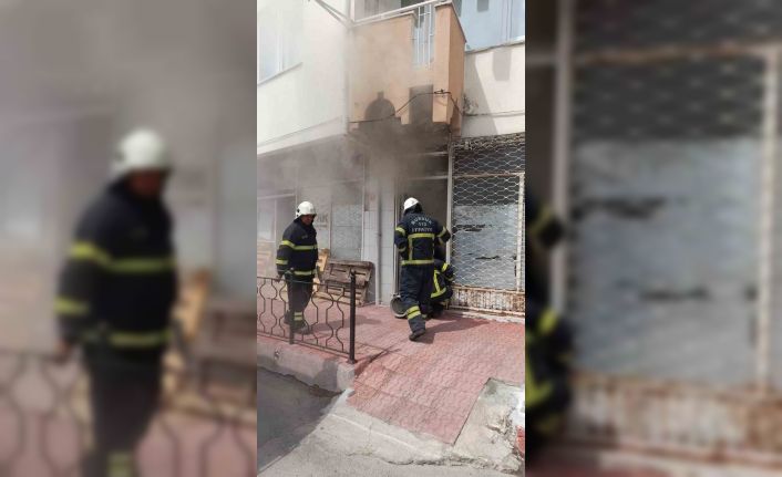 İmalathanede çıkan yangında 25 kilo kahve ve kavurma makinesi zarar gördü