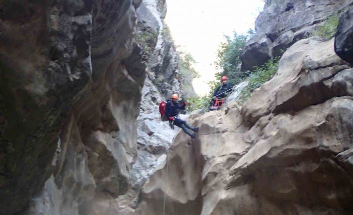 Isparta Yazılı Kanyon’da suya düşen üniversite öğrencisi kayboldu