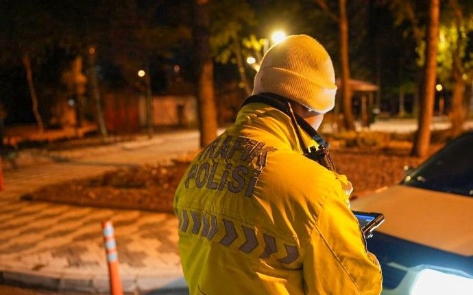Isparta’da gece uygulamasında 136 şahıs ve 62 araç denetlendi