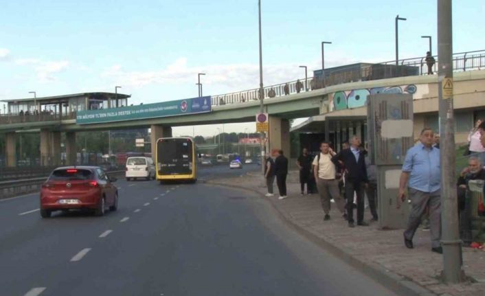 İstanbul’da özel halk otobüsü grevi duraklarda yoğunluğa neden oldu