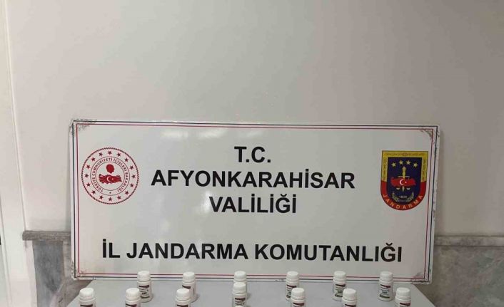 Jandarma iş yerine yaptığı baskında bin 200 adet uyuşturucu hap ele geçirdi