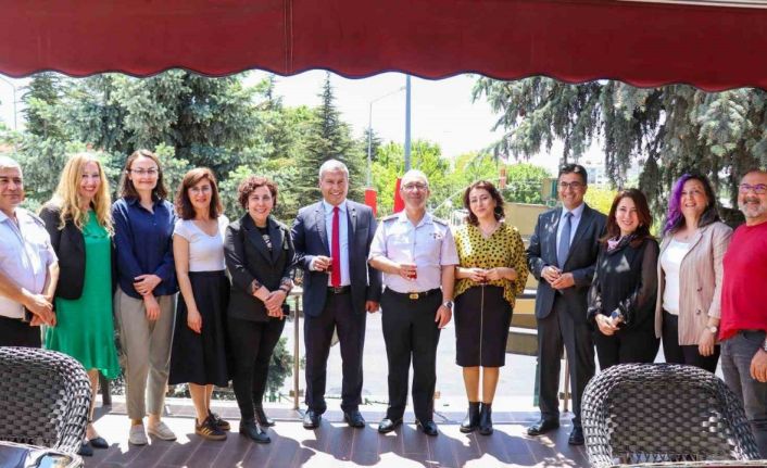 Jandarma personeli Eğitim Fakültesi tarafından verilen eğitimleri tamamladı