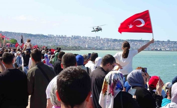 Jandarmadan nefes kesen hava gösterileri