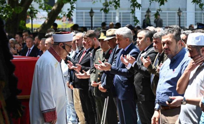 Kalp krizinden hayatını kaybeden Emniyet Müdürü Canpolat Kırıkkale’de toprağa verildi