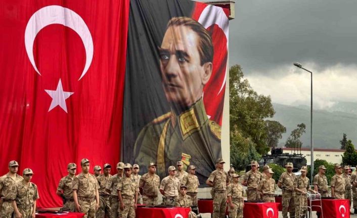 Kamuflaj giyen engelli gençler yemin etti