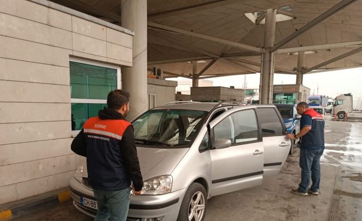 Kapıkule’de 33 ton kaçak sülük ele geçirildi