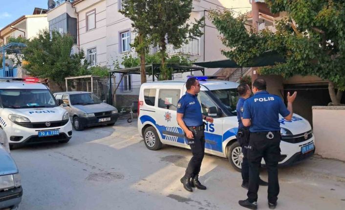 Karaman’da öfkeli koca evin çatısını ateşe verdi