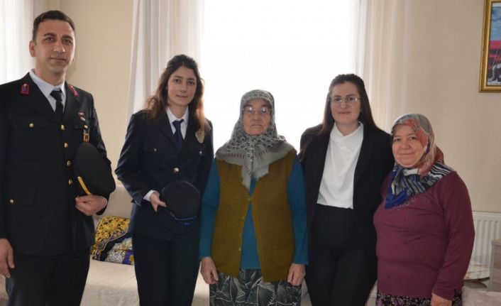 Kaymakam Özdemir’den şehit annelerine anlamlı ziyaret