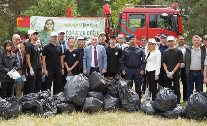 Kazdağları’nda yarım saatte yarım ton atık ve çöp topladılar