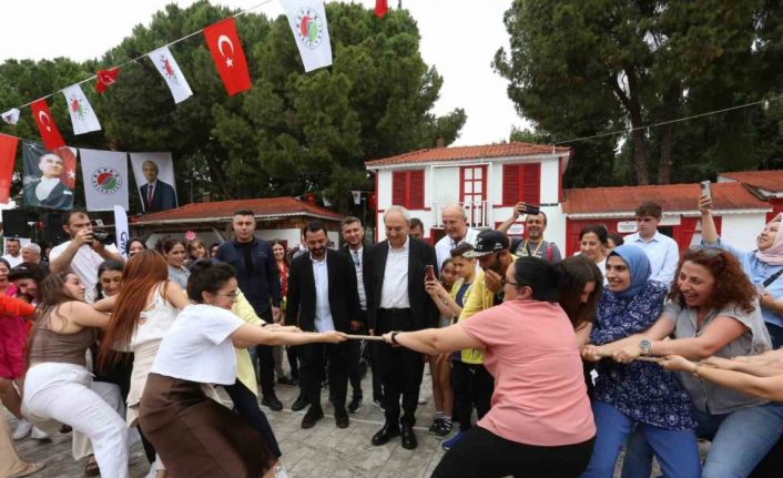 Kepez’de anneler yarıştı, çocuklar izledi