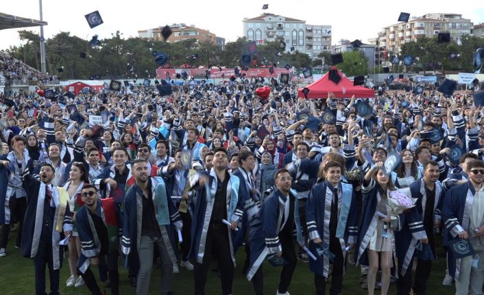 Kırklareli’nde 3 bin 335 üniversiteli diploma aldı