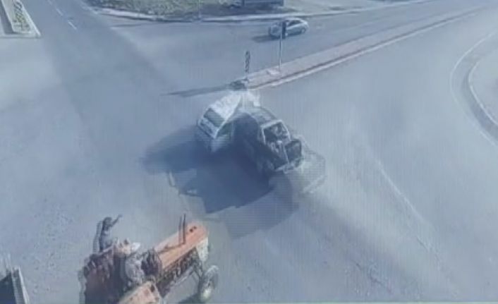 Kırmızı ışık ihlalinde yaşlı çiftin öldüğü feci kaza kamerada