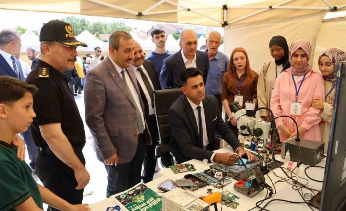 Kırşehir’de Bilim Şenliği yoğun ilgi gördü