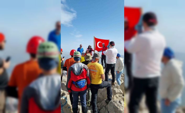 Kırşehirli 3 dağcı Anamas Dağları Dedegöl Zirvesine tırmandı