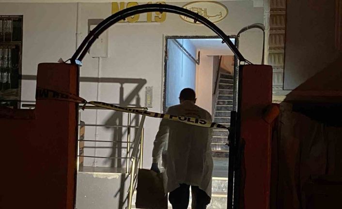 Kocaeli’de bir kişi evinde silahla vurulmuş halde bulundu