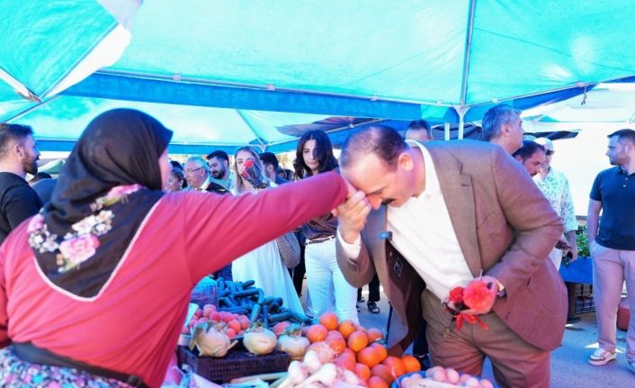 Konyaaltı Belediyesi Çiftçiler Günü’nde ’Üretici Pazarı’ kurdu