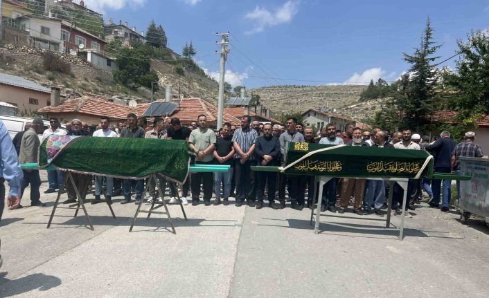 Konya’da ev yangınında hayatını kaybeden yaşlı çifte veda