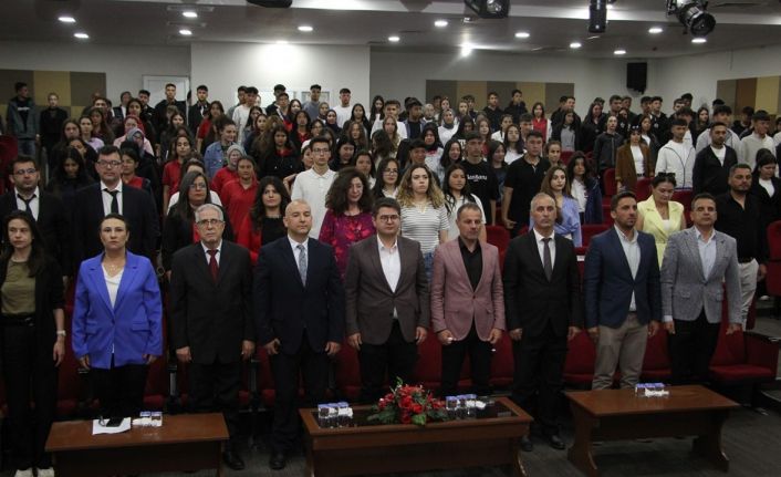 Kula’da "Kurtuluş Savaşı ve Gençlik" Semineri Düzenlendi