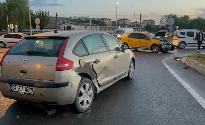 Kural ihlali yapan taksi kazaya sebep oldu, 1 yaralı