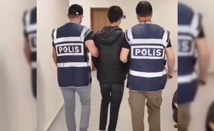 Kütahya’da hırsızlık zanlısı saklandığı binanın çatısında yakalandı