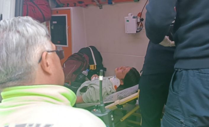 Kütahya’da özel halk otobüsü ile elektrikli bisiklet çarpıştı:  3 yaralı