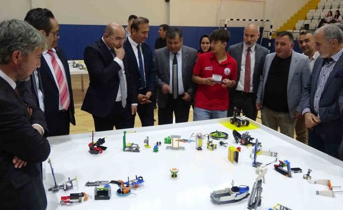 Kütahya’da robotlar yarıştı