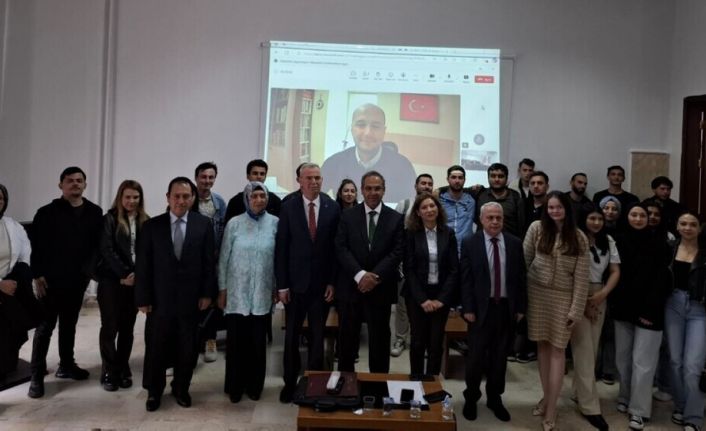 Kütahya’da "Türkiye’nin Siyasi Hayatında Beyaz Devrim" konulu panel