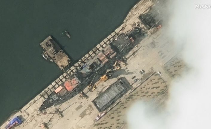 Kuzey Kore’de savaş gemisini denize indirme töreninde yaşanan kazayla ilgili 3 yetkiliye gözaltı