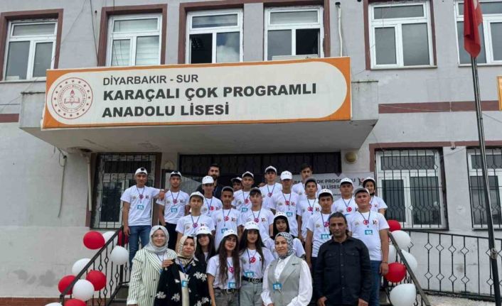 Lise öğrencileri bilimsel çalışmalarını sergiledi