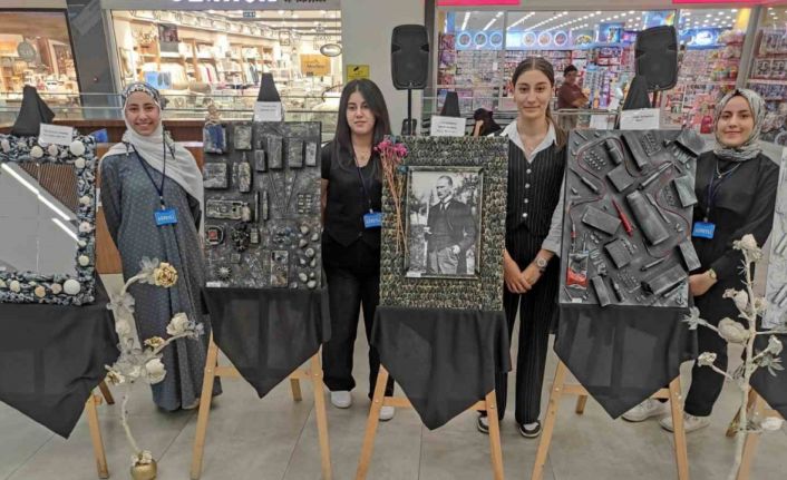 Lise öğrencilerinin atık malzemelerden yaptıkları sanatsal tablolar sergide yoğun ilgi gördü