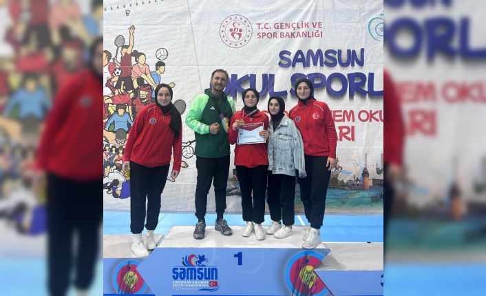 Lise öğrencisi Zengin bilek güreşinde Türkiye şampiyonu oldu