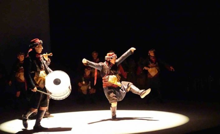 Maarif Orkestrası ve Halk Dansları Topluluğu, Bornova’da sanatseverlerle buluştu