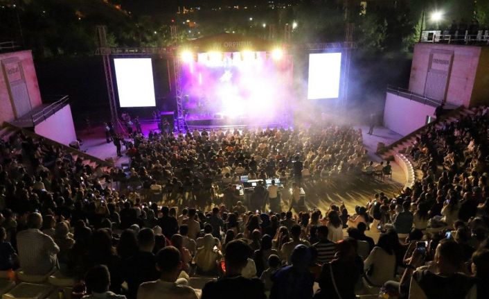 Manuş Baba Şanlıurfa’da hayranları ile buluştu