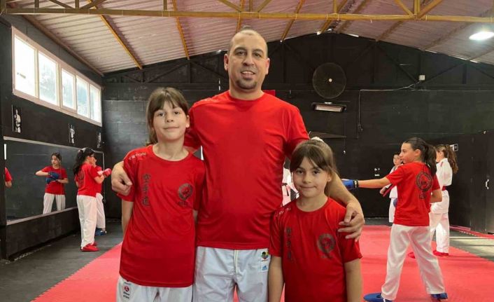 Maya ve Lara 8 dil biliyor, karetede dünya şampiyonluğunu hedefliyor