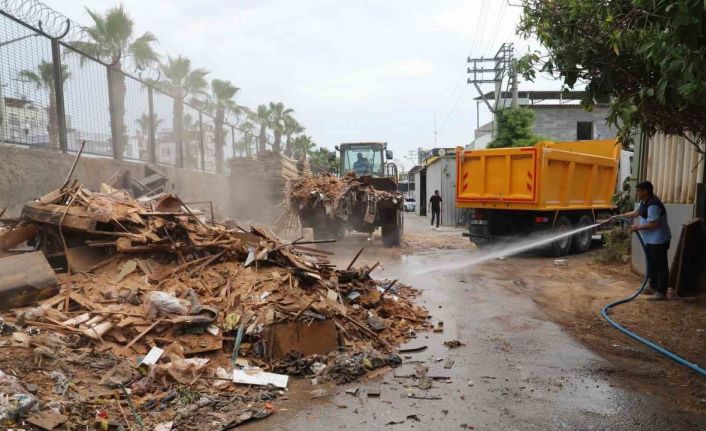 Mersin’de her gün tonlarca atık toplanıyor