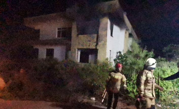 Metruk bina alevlere teslim oldu