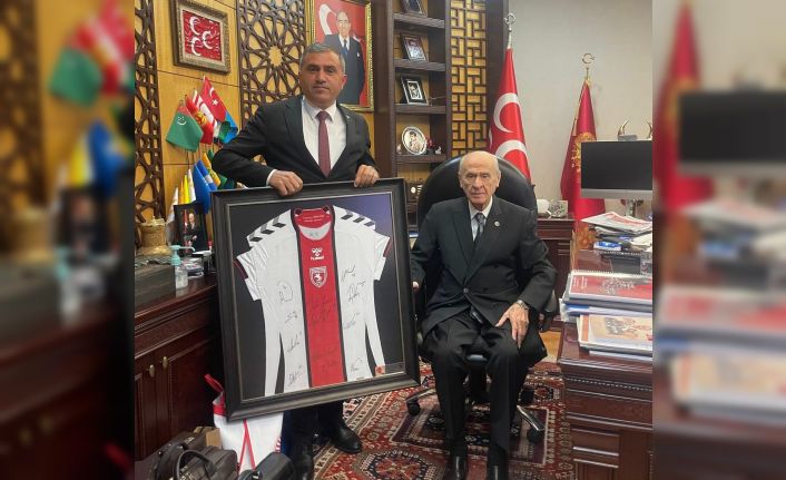 MHP Lideri Bahçeli’ye Samsunspor forması hediye edildi
